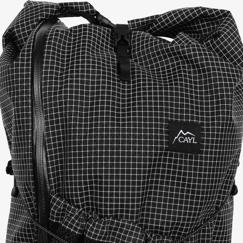 登山用品 CAYL Mari Roll Top Black (Cayl Grid) CAYL - Mari Roll Top B-Grid Backpack | HBX